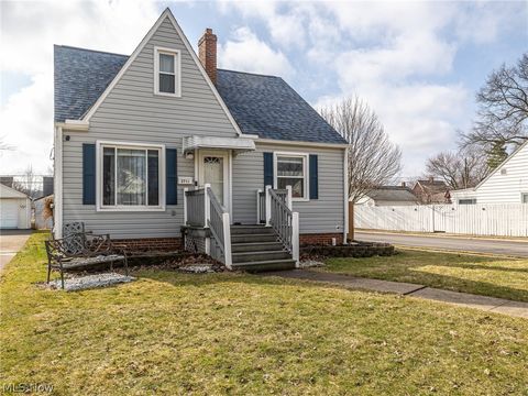 2717 Tuxedo Avenue Parma OH 44134