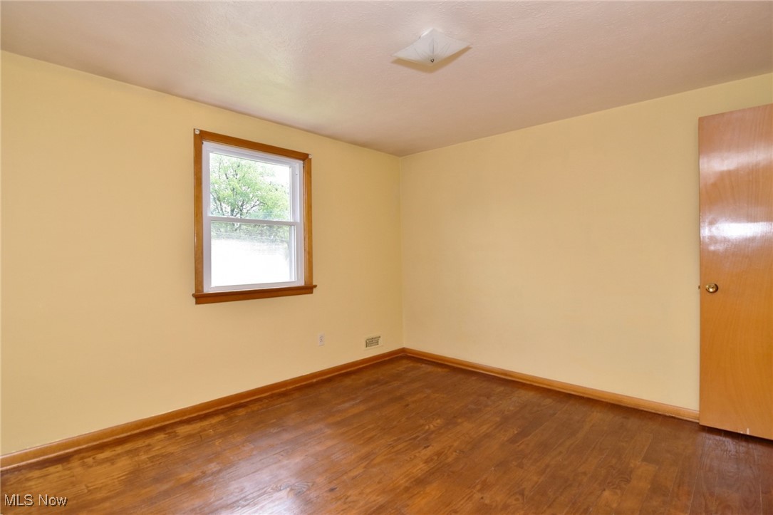 Cleveland Heights, Ohio 44121, United States, 4 Bedrooms Bedrooms, ,3 BathroomsBathrooms,Residential,Active,132131