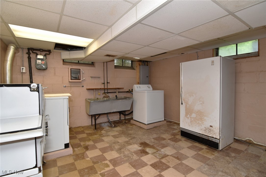 Cleveland Heights, Ohio 44121, United States, 4 Bedrooms Bedrooms, ,3 BathroomsBathrooms,Residential,Active,132131