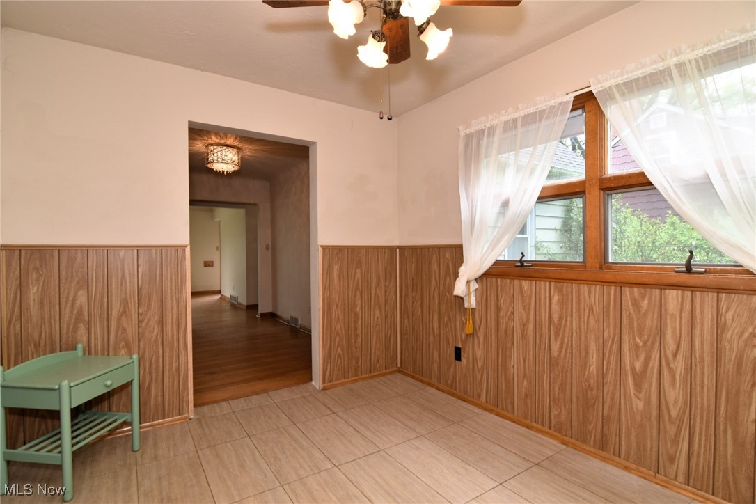 Cleveland Heights, Ohio 44121, United States, 4 Bedrooms Bedrooms, ,3 BathroomsBathrooms,Residential,Active,132131