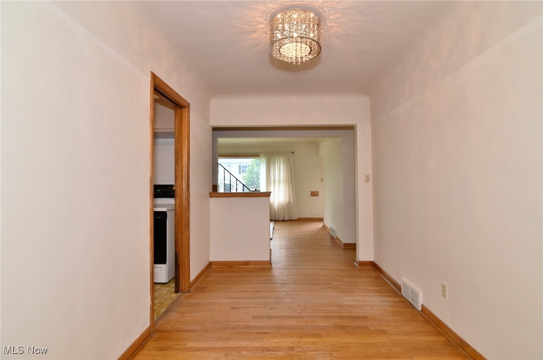 Cleveland Heights, Ohio 44121, United States, 4 Bedrooms Bedrooms, ,3 BathroomsBathrooms,Residential,Active,132131