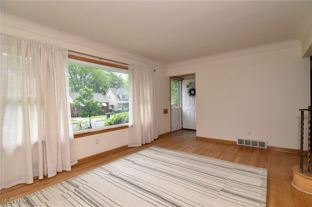 Cleveland Heights, Ohio 44121, United States, 4 Bedrooms Bedrooms, ,3 BathroomsBathrooms,Residential,Active,132131