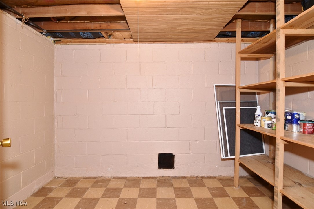 Cleveland Heights, Ohio 44121, United States, 4 Bedrooms Bedrooms, ,3 BathroomsBathrooms,Residential,Active,132131