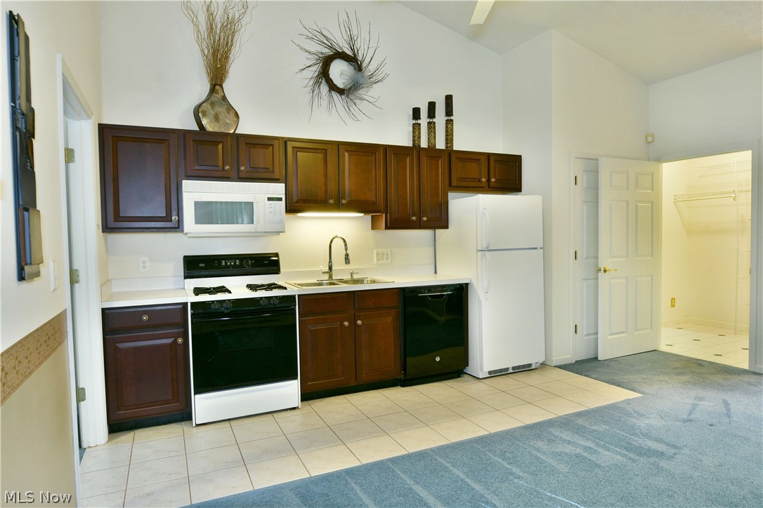 Hidden Lakes Dev 02 - Residential