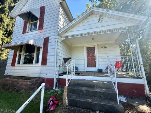 Homes For Sale - 1636 Gibbs Avenue<br/> Canton, OH 44705