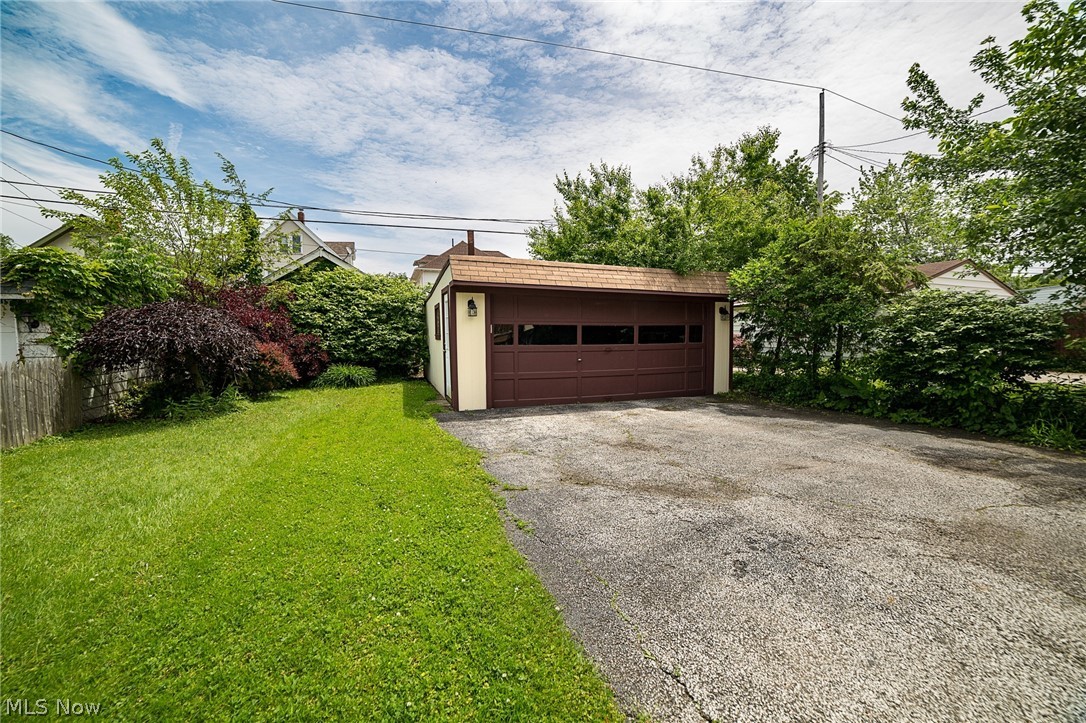 Mathew & Gilbert 07 - Residential