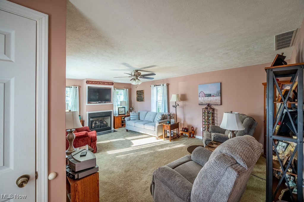 Parkersburg, West Virginia 26101, United States, 2 Bedrooms Bedrooms, ,2 BathroomsBathrooms,Residential,Active,228037