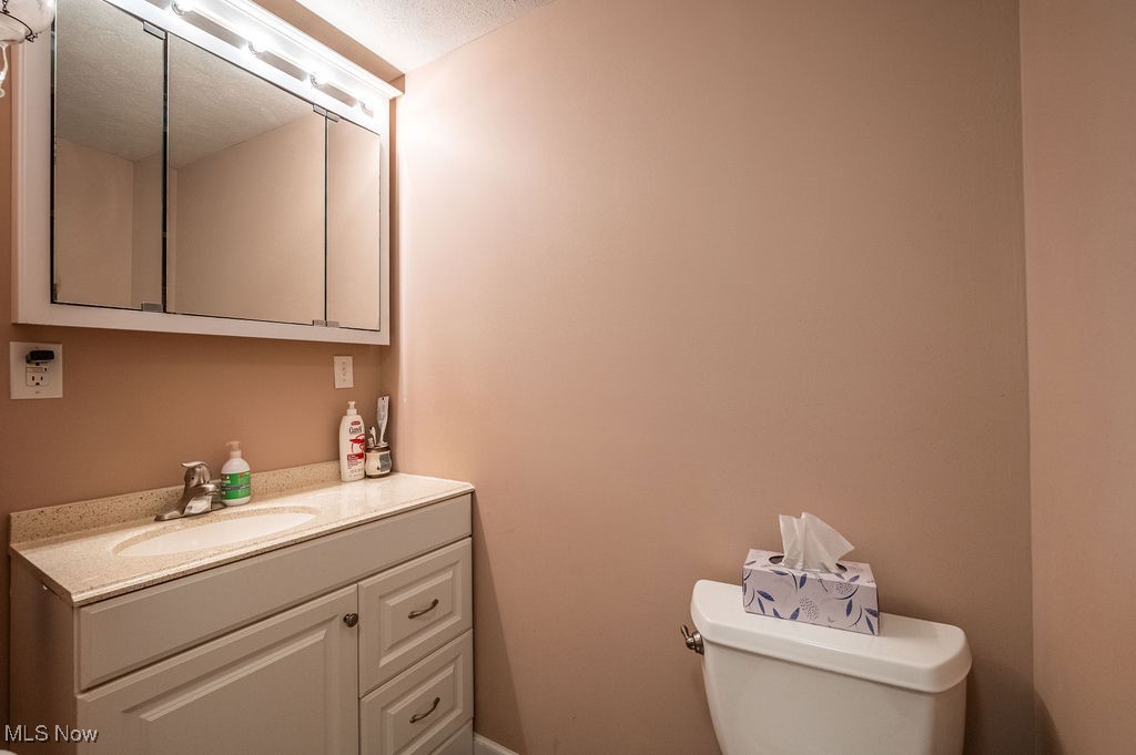 Parkersburg, West Virginia 26101, United States, 2 Bedrooms Bedrooms, ,2 BathroomsBathrooms,Residential,Active,228037