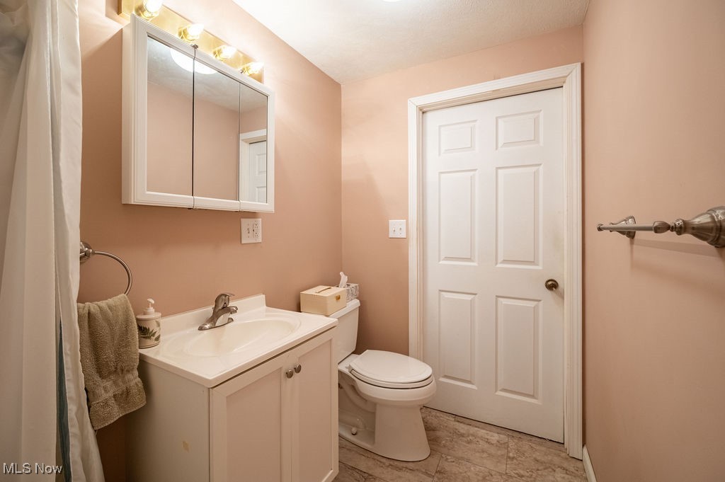 Parkersburg, West Virginia 26101, United States, 2 Bedrooms Bedrooms, ,2 BathroomsBathrooms,Residential,Active,228037