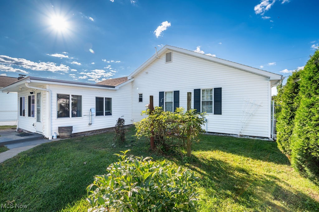 Parkersburg, West Virginia 26101, United States, 2 Bedrooms Bedrooms, ,2 BathroomsBathrooms,Residential,Active,228037