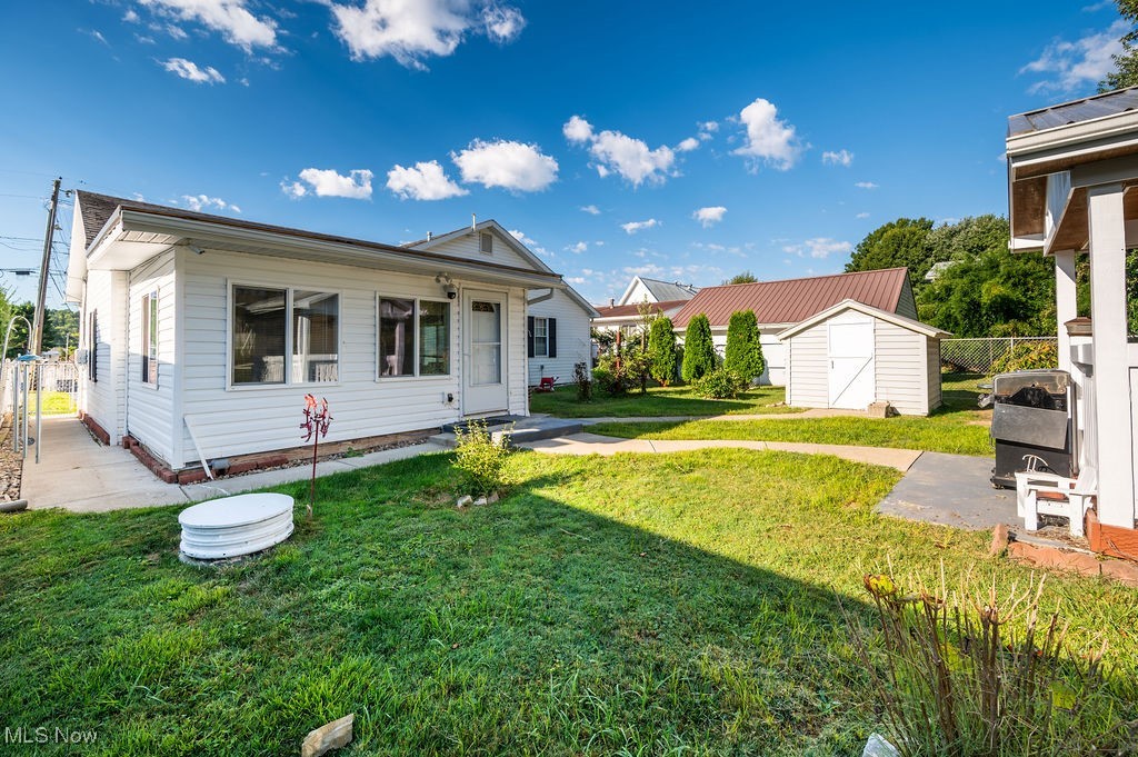 Parkersburg, West Virginia 26101, United States, 2 Bedrooms Bedrooms, ,2 BathroomsBathrooms,Residential,Active,228037