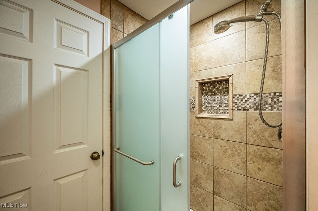 Parkersburg, West Virginia 26101, United States, 2 Bedrooms Bedrooms, ,2 BathroomsBathrooms,Residential,Active,228037