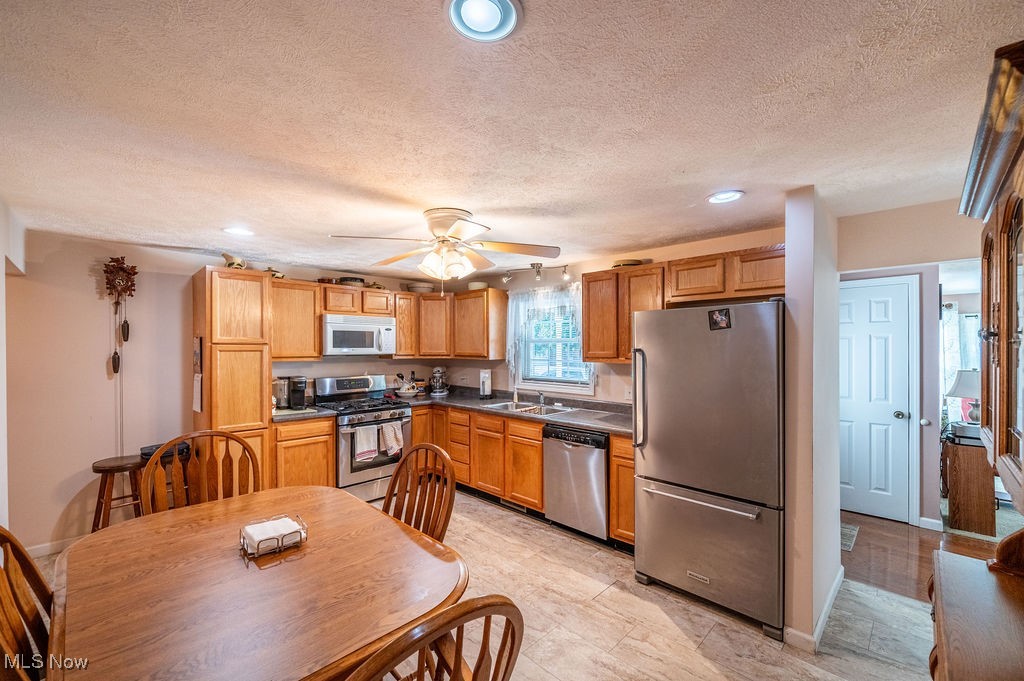 Parkersburg, West Virginia 26101, United States, 2 Bedrooms Bedrooms, ,2 BathroomsBathrooms,Residential,Active,228037