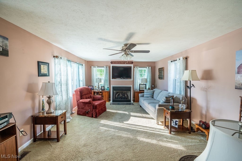 Parkersburg, West Virginia 26101, United States, 2 Bedrooms Bedrooms, ,2 BathroomsBathrooms,Residential,Active,228037