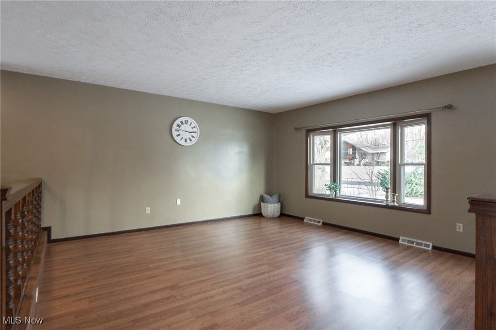 Photo of 994 Sunset View Boulevard, Tallmadge, OH 44278 (MLS # 5177000)