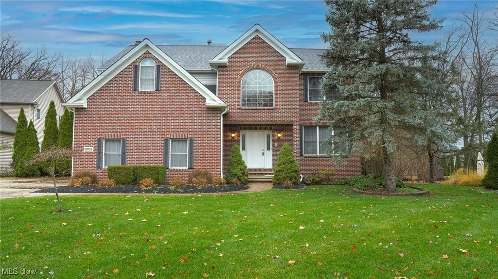 Photo of 16096 Heatherwood Court, Strongsville, OH 44149 (MLS # 5172948)