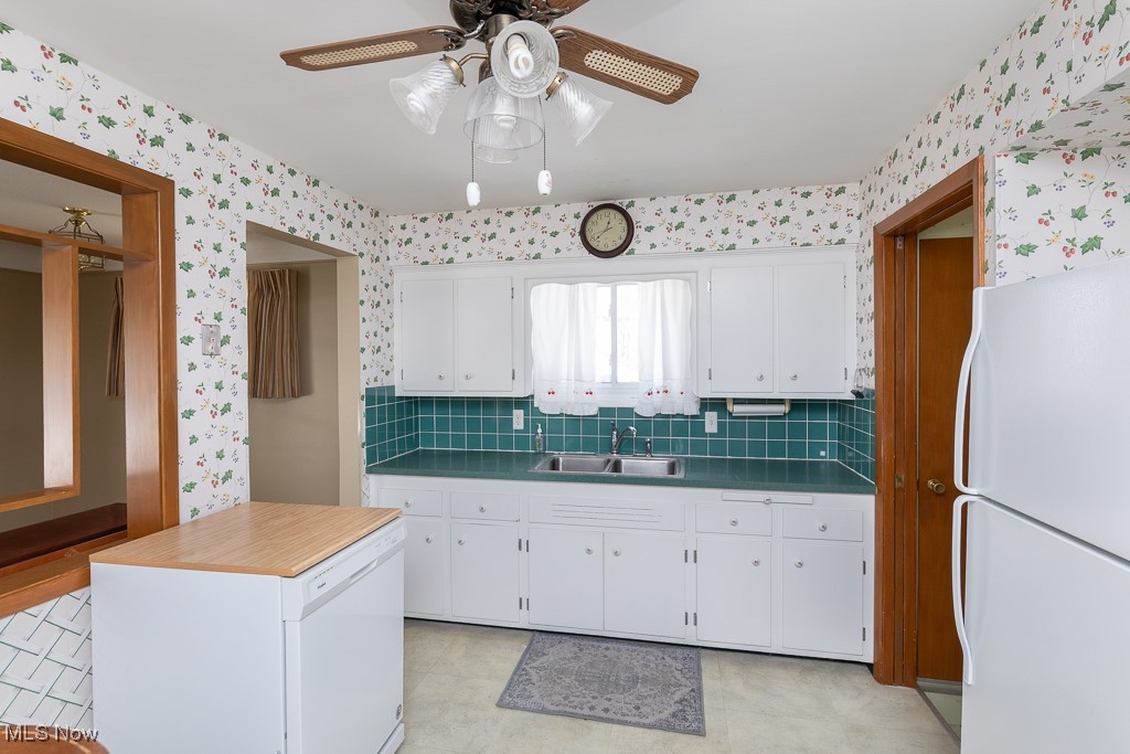 8218 Newport Avenue, Parma, Ohio image 6