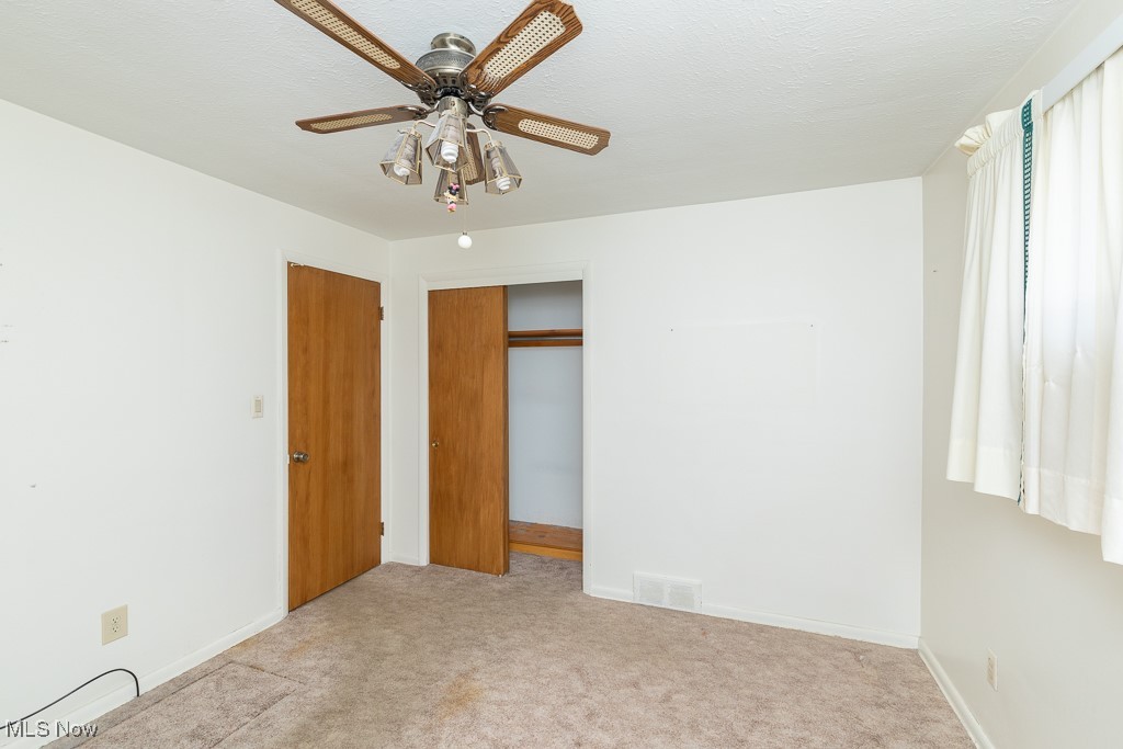 8218 Newport Avenue, Parma, Ohio image 15