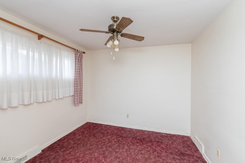 8218 Newport Avenue, Parma, Ohio image 18