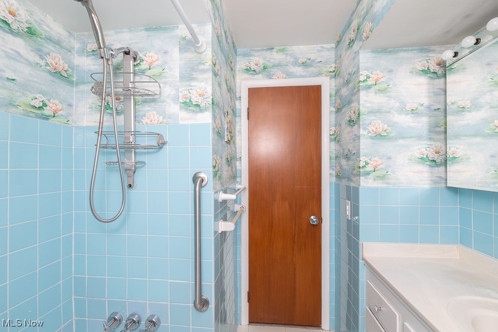 8218 Newport Avenue, Parma, Ohio image 11