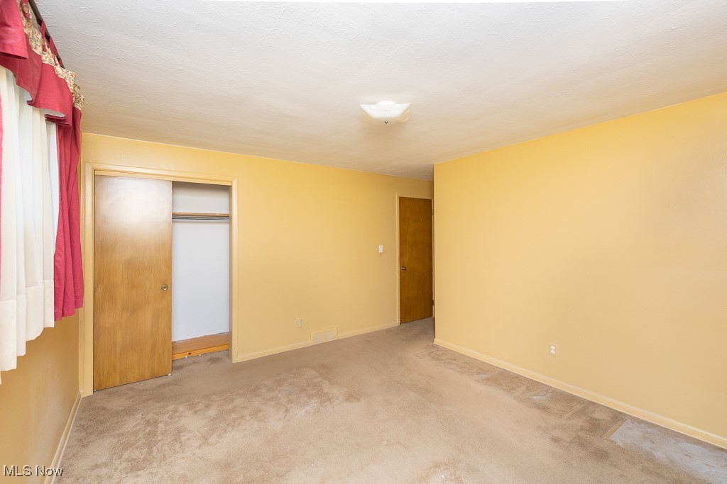 8218 Newport Avenue, Parma, Ohio image 20