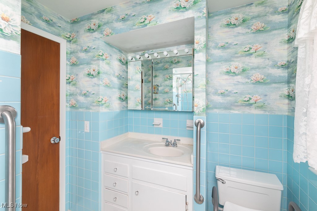8218 Newport Avenue, Parma, Ohio image 12