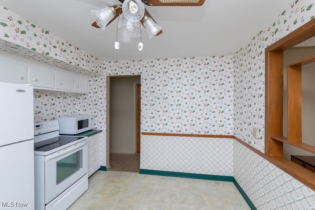 8218 Newport Avenue, Parma, Ohio image 7
