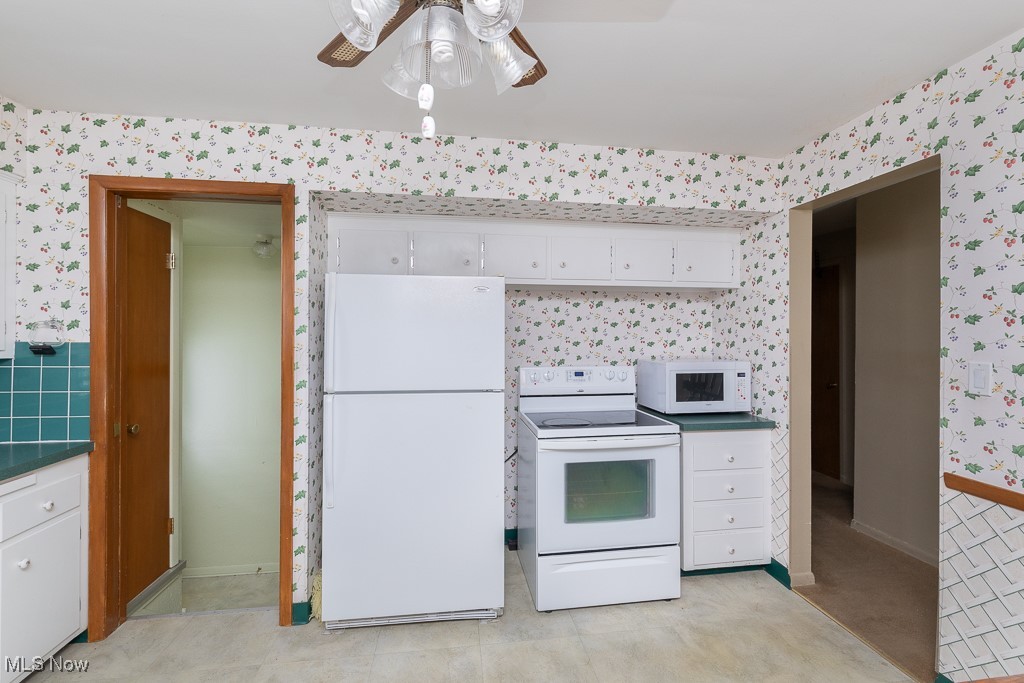 8218 Newport Avenue, Parma, Ohio image 9