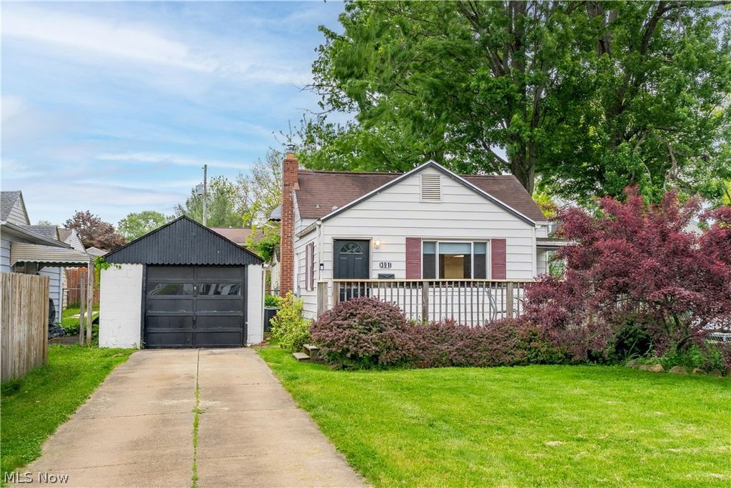 Photo of 391 Alpha Avenue, Akron, OH 44312 (MLS # 5210087)