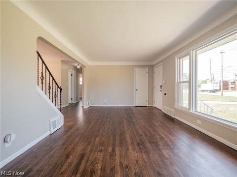Homes For Sale - 18310 Harvard Avenue<br/> Cleveland, OH 44122
