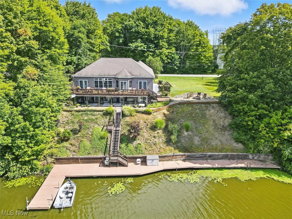 Roaming Rock Xx - Residential