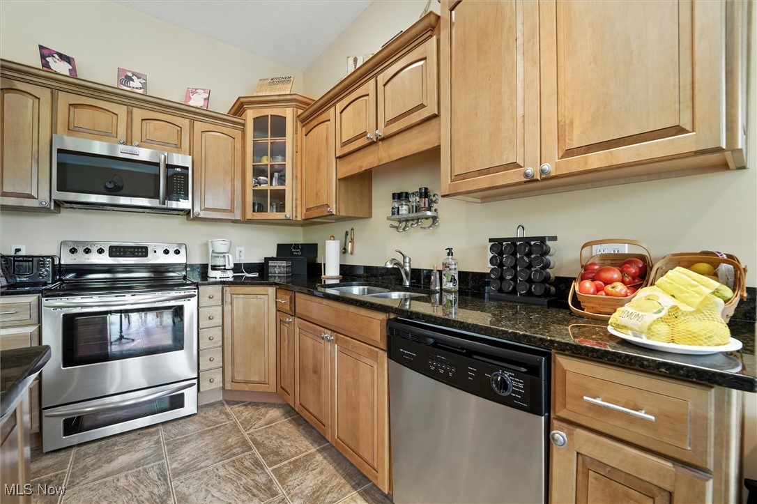 Roaming Rock Xx - Residential