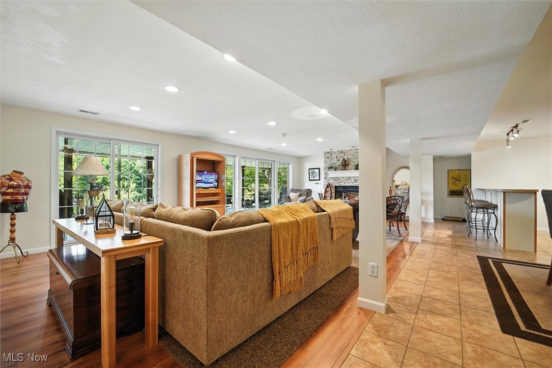 Roaming Rock Xx - Residential