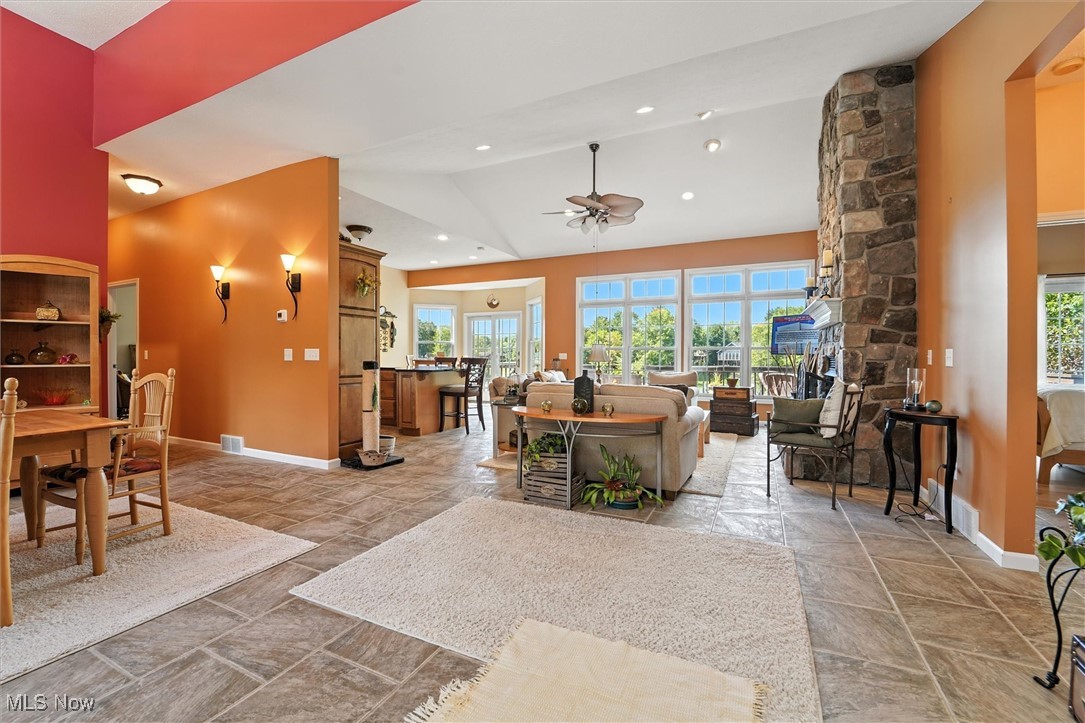 Roaming Rock Xx - Residential