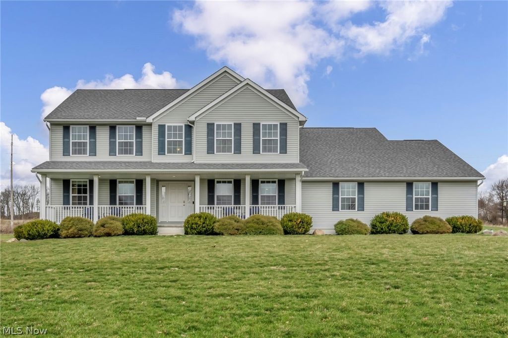 Photo of 1559 Gray Fox Drive, North Canton, OH 44720 (MLS # 5194509)