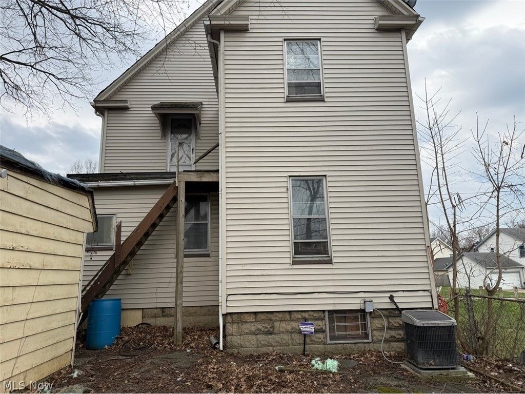 Photo of 1623 Elsinore Avenue, East Cleveland, OH 44112 (MLS # 5197447)