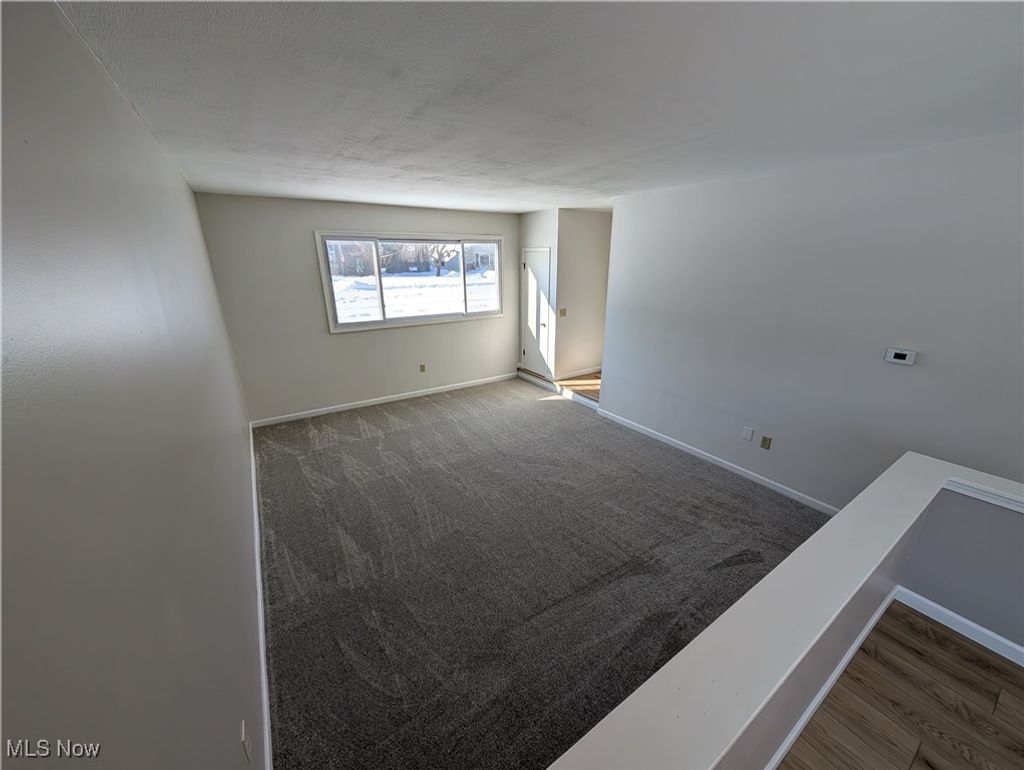 Photo of 220 Windsor Drive, Elyria, OH 44035 (MLS # 5184097)