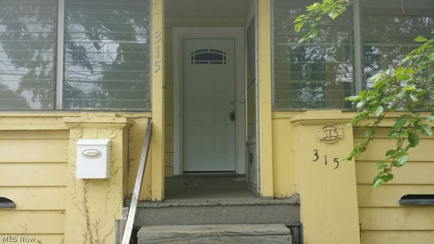 Attention Renters.....This totally remodeled 3 bedroom , 1 1/2 bathroom home is move in ready.  Very nice neutral colors, brand new carpet, brand new bathroom upstairs, 1/2 bath downstairs, dining room.  All new flooring and carpeting thruout.  Immediate possession available.    Call today this will not last.