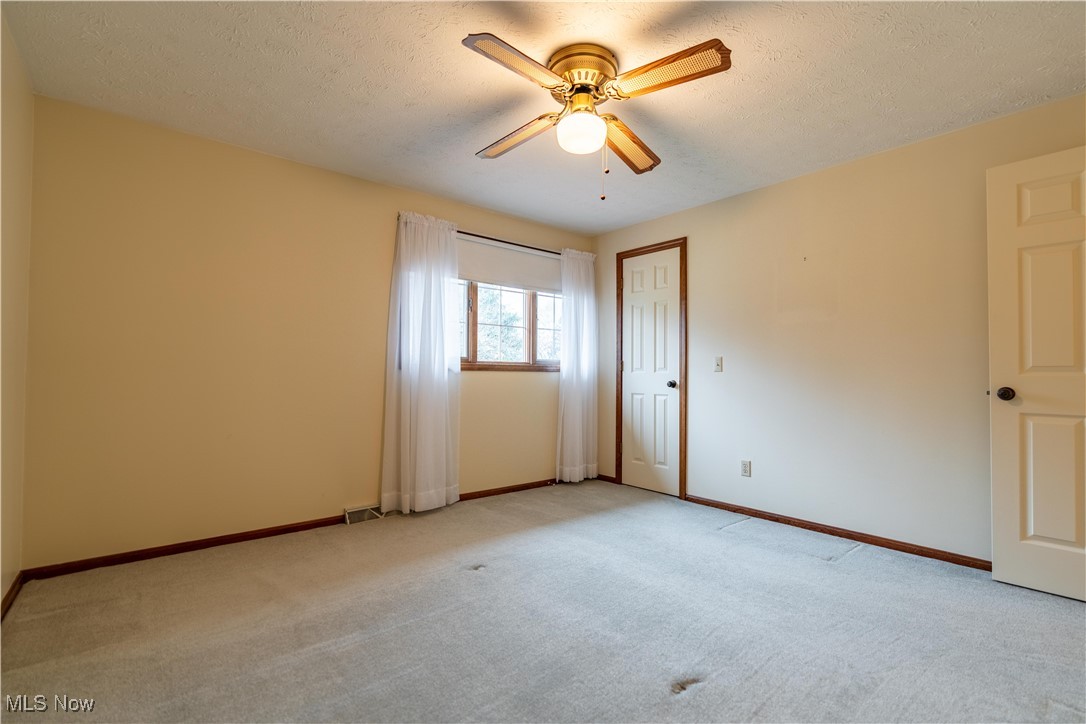 5788 Foxboro Avenue, Canton, Ohio image 32