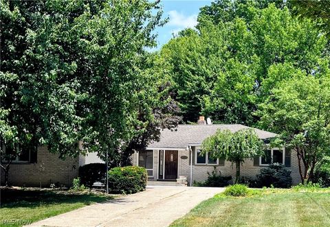 Homes For Sale - 2269 Halcyon Road Rd<br/> Cuyahoga County, Beachwood, OH 44122