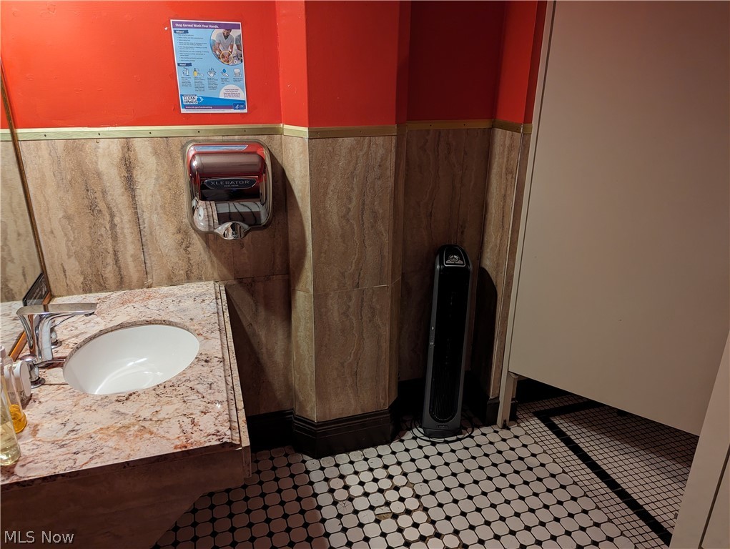 South Akron - Commercial Sale