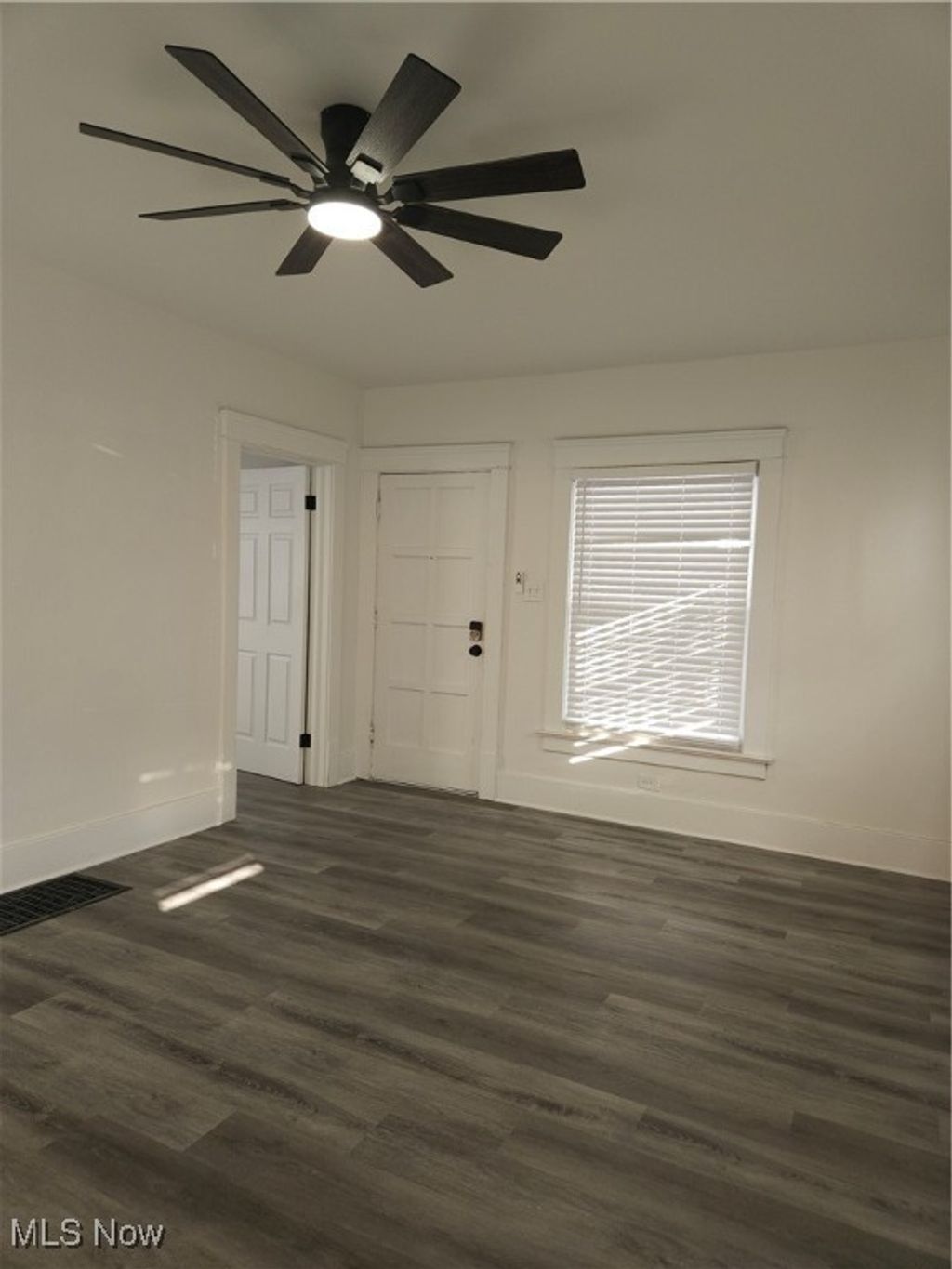 Photo of 1046 Linden Avenue, Akron, OH 44310 (MLS # 5175980)