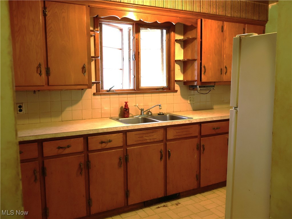 42605 Grandview Drive, Elyria, Ohio image 10