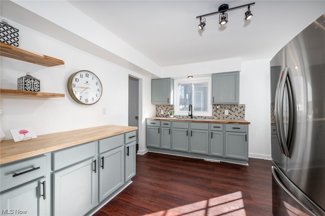 J H Palmers - Residential