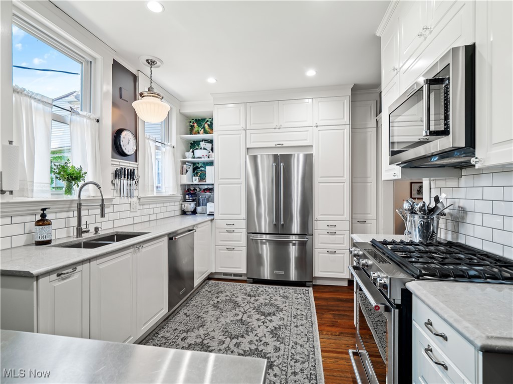 3704 Clinton Avenue, Cleveland, Ohio image 14