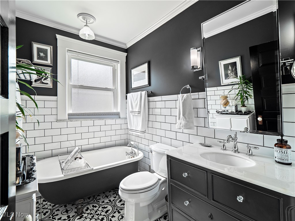 3704 Clinton Avenue, Cleveland, Ohio image 17