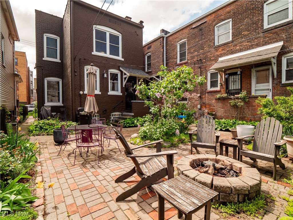 3704 Clinton Avenue, Cleveland, Ohio image 27