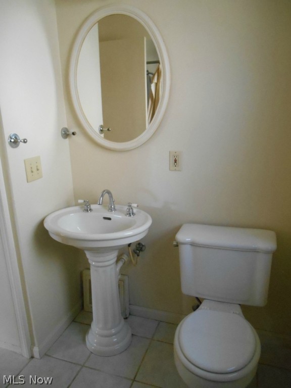 Main image without alt text