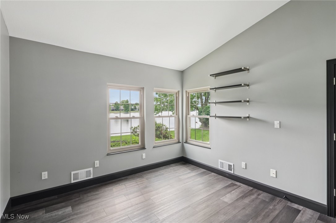 322 N Bayshore Drive #3, Columbiana, Ohio image 15