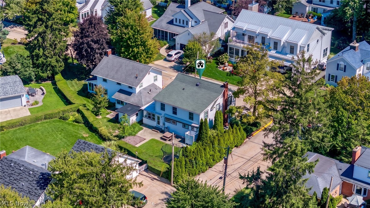 319 Seneca Avenue